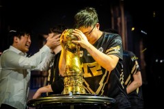 LPL团战悬念：资格赛经济领先翻盘背后的决策变数与结局戏剧性